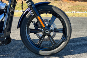 2025 Harley-Davidson® Street Bob™ FXBB thumb 2