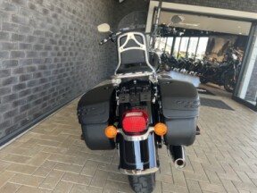 2022 Harley-Davidson® Heritage Classic 114 Vivid Black (Chrome Finish w/ Cast Wheels) thumb 1