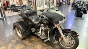2019 Harley-Davidson® Tri Glide® Ultra thumb 3