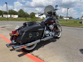2011 Harley-Davidson® Road King® Classic Dark Candy Root Beer/Light Candy Root Beer thumb 1