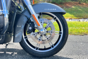 2022 Harley-Davidson® Ultra Limited FLHTK thumb 2