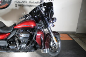 2018 Harley-Davidson® Ultra Limited FLHTK thumb 2