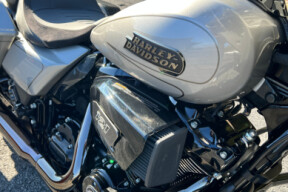 2023 Harley-Davidson® CVO™ Street Glide® FLHXSE thumb 3