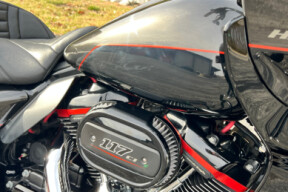 2018 Harley-Davidson® CVO™ Road Glide® FLTRXSE thumb 3