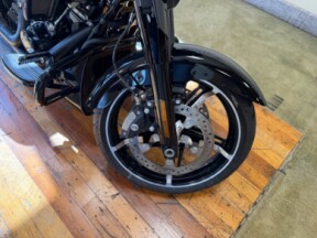 2026 Harley-Davidson® Street Glide® Teal Thunder / Vivid Black Black Trim thumb 0