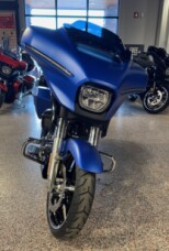 2026 Harley-Davidson® Street Glide® FLHX thumb 2