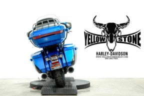 2026 Harley-Davidson® CVO Street Glide Limited ELECTRIC COAST thumb 2