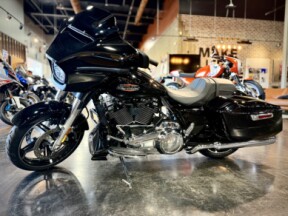2026 Harley-Davidson® Street Glide® Vivid Black Chrome Trim thumb 2