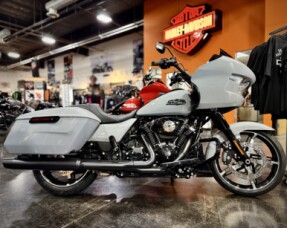2026 Harley-Davidson® Road Glide® Dark Billiard Gray Black Trim thumb 3