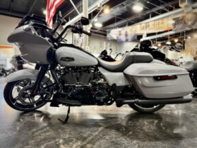 2026 Harley-Davidson® Road Glide® Dark Billiard Gray Black Trim thumb 2