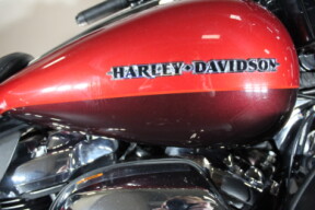 2018 Harley-Davidson® Ultra Limited FLHTK thumb 1