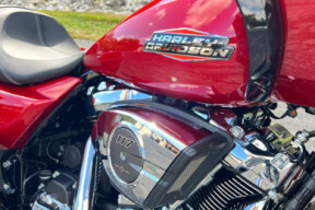 2025 Harley-Davidson® Road Glide™ FLTRX thumb 3