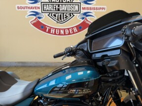 2026 Harley-Davidson® Street Glide® Teal Thunder / Vivid Black Black Trim thumb 3