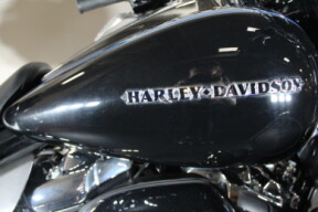 2018 Harley-Davidson® Ultra Limited Low FLHTKL thumb 1