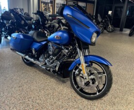 2026 Harley-Davidson® Street Glide® FLHX thumb 3