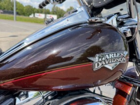 2011 Harley-Davidson® Road King® Classic Dark Candy Root Beer/Light Candy Root Beer thumb 0