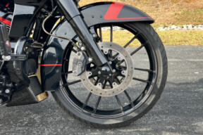 2018 Harley-Davidson® CVO™ Road Glide® FLTRXSE thumb 2