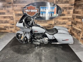 2026 Harley-Davidson® Road Glide® Dark Billiard Gray Chrome Trim thumb 2