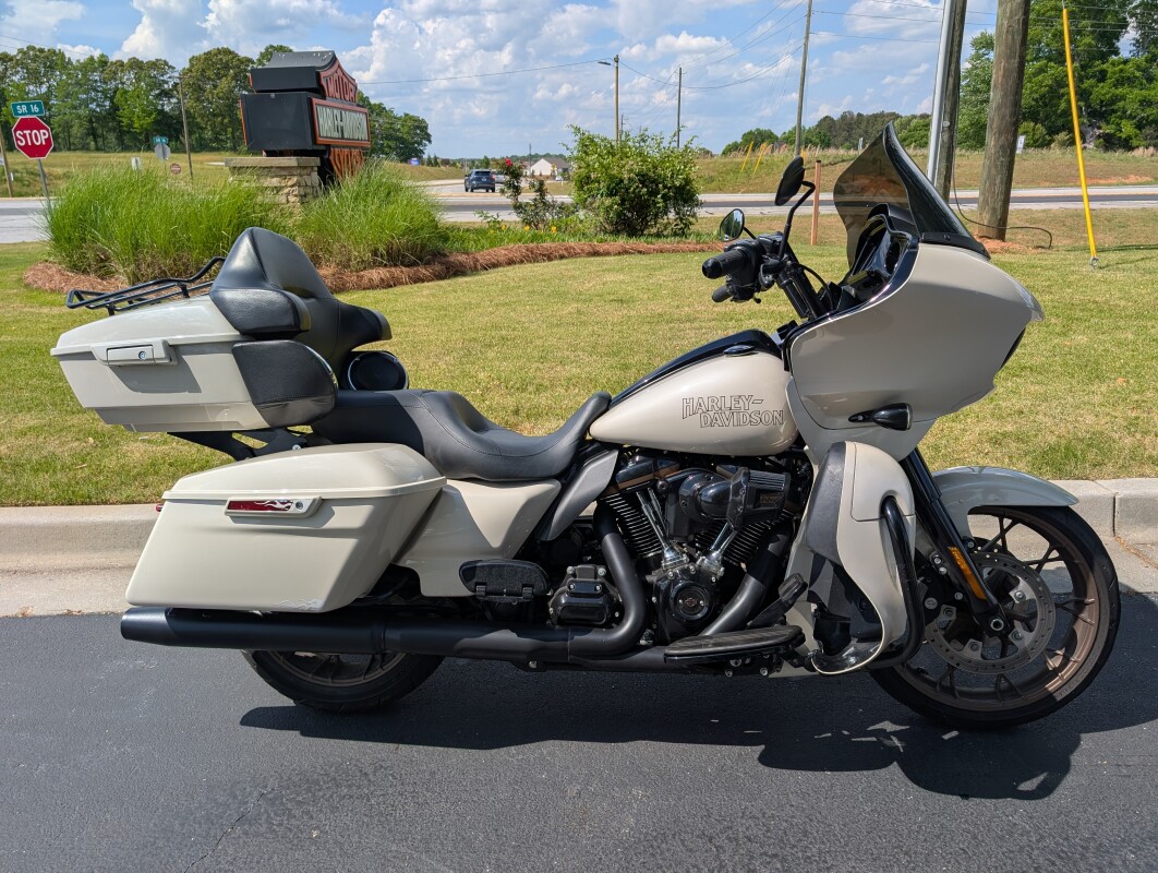 Road Glide® ST | Great South Harley-Davidson®