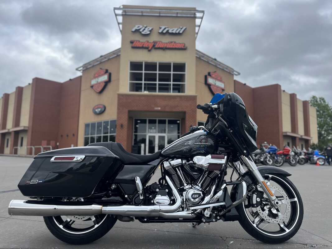 2026 Harley-Davidson® FLHX Street Glide® Midnight Ember 620843