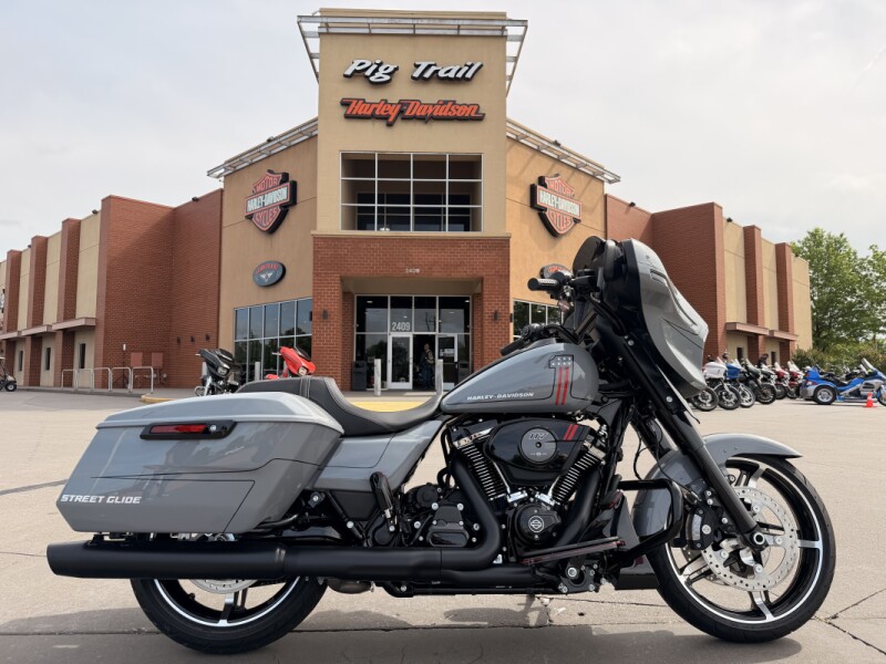 2026 Harley-Davidson® FLHX Street Glide® BILIARD GRY W/ CUSTOM PINSTRIPING