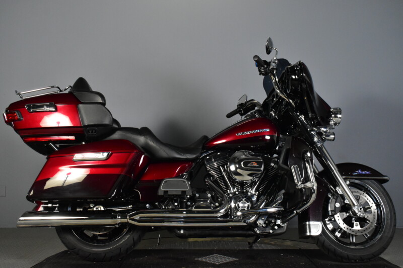 2014 Harley-Davidson® Ultra Limited FLHTK