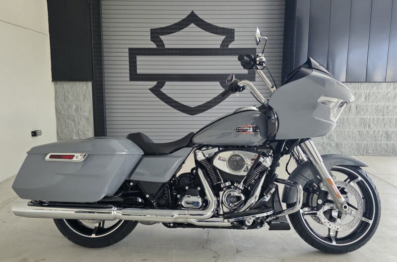 2026 Harley-Davidson® Road Glide® Dark Billiard Gray Chrome Trim Solo