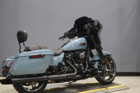 2024 Harley-Davidson® Street Glide® FLHX thumb 1