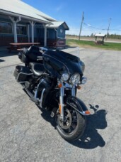 2016 Harley-Davidson® Ultra Limited Vivid Black thumb 3