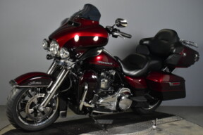 2014 Harley-Davidson® Ultra Limited FLHTK thumb 0