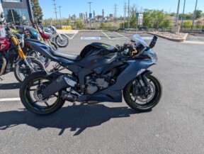 2023 Kawasaki Ninja® ZX™-6R ABS thumb 3