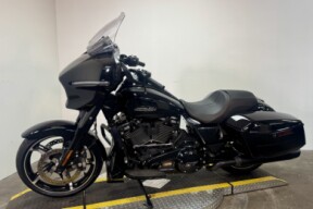 2025 Harley-Davidson® Street Glide™ FLHX thumb 1