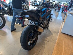 2024 BMW M 1000 XR thumb 2