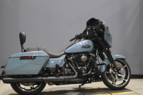 2024 Harley-Davidson® Street Glide® FLHX thumb 2