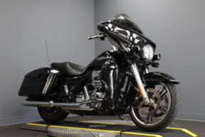 2016 Harley-Davidson® Street Glide® Special FLHXS thumb 3