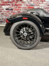 Harley-Davidson® Freewheeler™ 2024 FLRT VIVID BLACK thumb 0