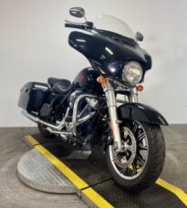 2019 Harley-Davidson® Electra Glide® Standard FLHT thumb 3