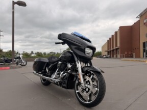 2026 Harley-Davidson® Street Glide® Midnight Ember Enthusiast Edition thumb 3