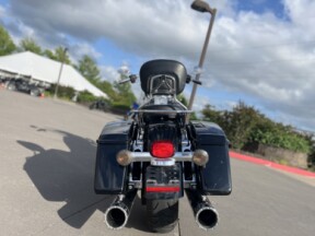 2016 Harley-Davidson® FLHR Road King® Vivid Black 635405 thumb 1