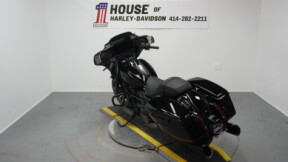 2025 Harley-Davidson® Street Glide® Vivid Black thumb 1