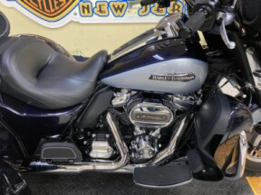 2020 Harley-Davidson® Tri Glide® Ultra Midnight Blue/Barracuda Silver FLHTCUTG thumb 3