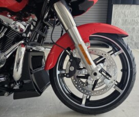 2026 Harley-Davidson® Road Glide™ thumb 2