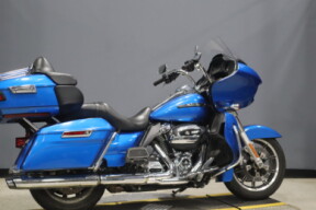 2018 Harley-Davidson® Road Glide® Ultra FLTRU thumb 2