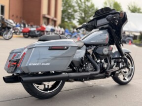 2026 Harley-Davidson® FLHX Street Glide® BILIARD GRY W/ CUSTOM PINSTRIPING thumb 2