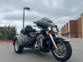 2021 Harley-Davidson® FLHTCUTG Tri Glide® Ultra Deadwood Green/Vivid Black 852313 thumb 3