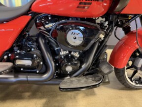 FLTRX 2026 Road Glide® thumb 3