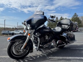 2012 Harley-Davidson® Electra Glide® Ultra Limited FLHTK  thumb 0