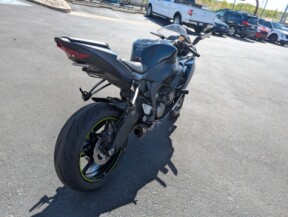 2023 Kawasaki Ninja® ZX™-6R ABS thumb 2