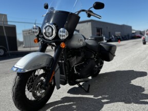2024 Harley-Davidson® Heritage Classic 114 Atlas Silver Metallic - Black Finish thumb 0