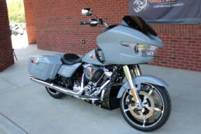 2026 Harley-Davidson® Road Glide® Dark Billiard Gray Black Solo Cast Wheels thumb 3